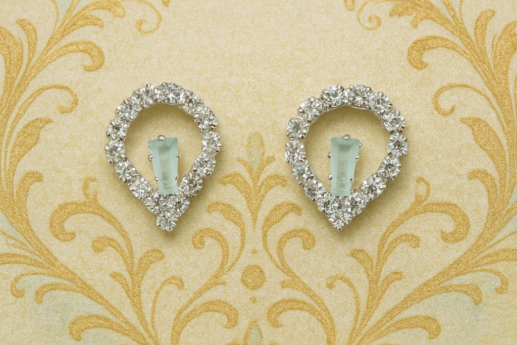 Sparkling Teardrop Diamond Necklace Set with Pastel Accents